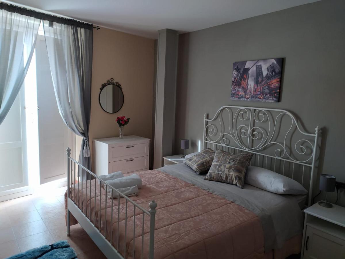 La Torre B&B アヴェッリーノ エクステリア 写真