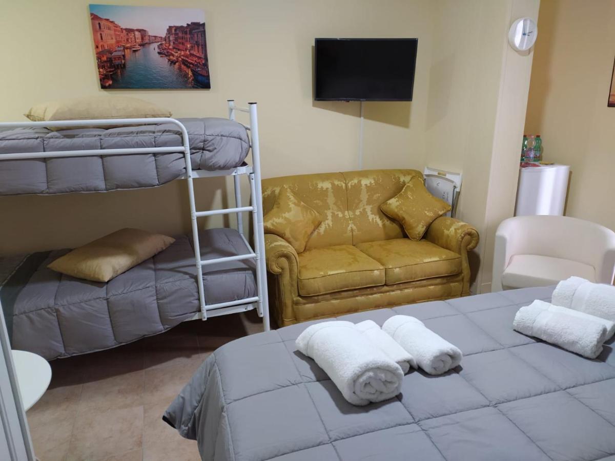 La Torre B&B アヴェッリーノ エクステリア 写真